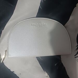 NEW Elizabeth Arden Women Makeup Mini Bag